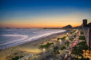 O Que Estão Construindo na Rua Siqueira Campos Copacabana