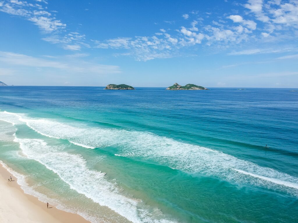 Novo Lançamento Na Barra Casas 4 E 5 Suítes Perto Do Barrashopping E Città
