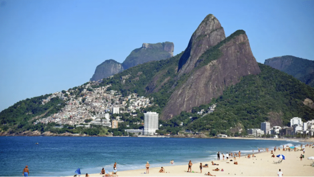 O que estão construindo na Rua Teixeira de Melo 23 Ipanema