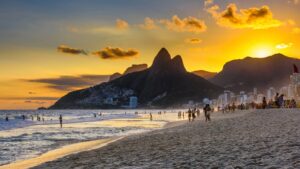 O que estão construindo na Rua Teixeira de Melo 23 Ipanema